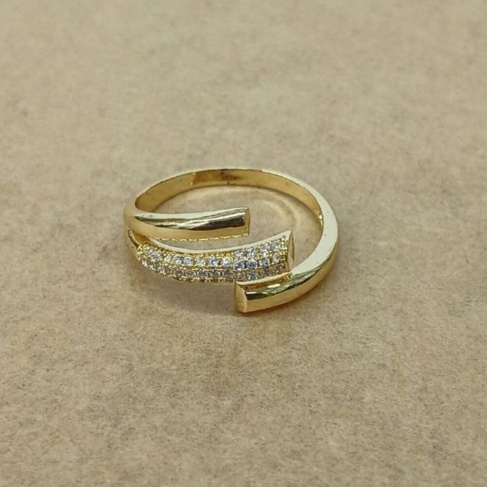 Gold plated women's ring , New with tags
